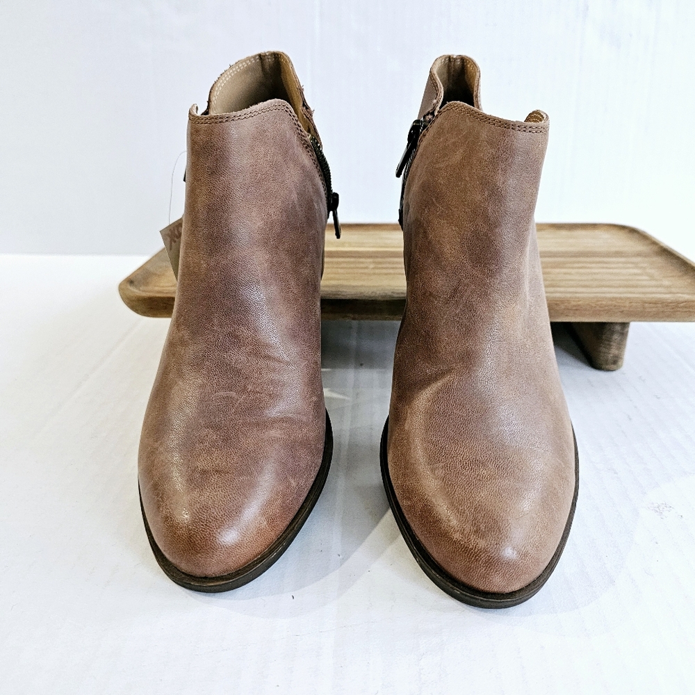 Lucky Brand Burklee booties size 6.5 brown leather zipper sides stacked heel NWT - Picture 2 of 15